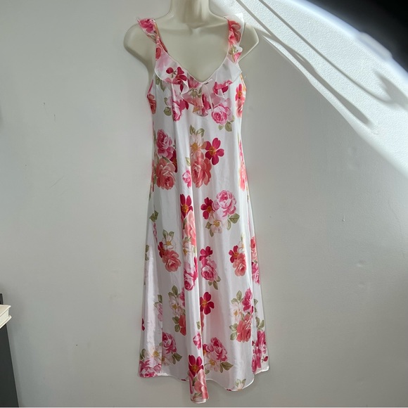 Donna Morgan Women’s Floral Lingerie Set Nightgown and Bathrobe - Picture 4 of 14